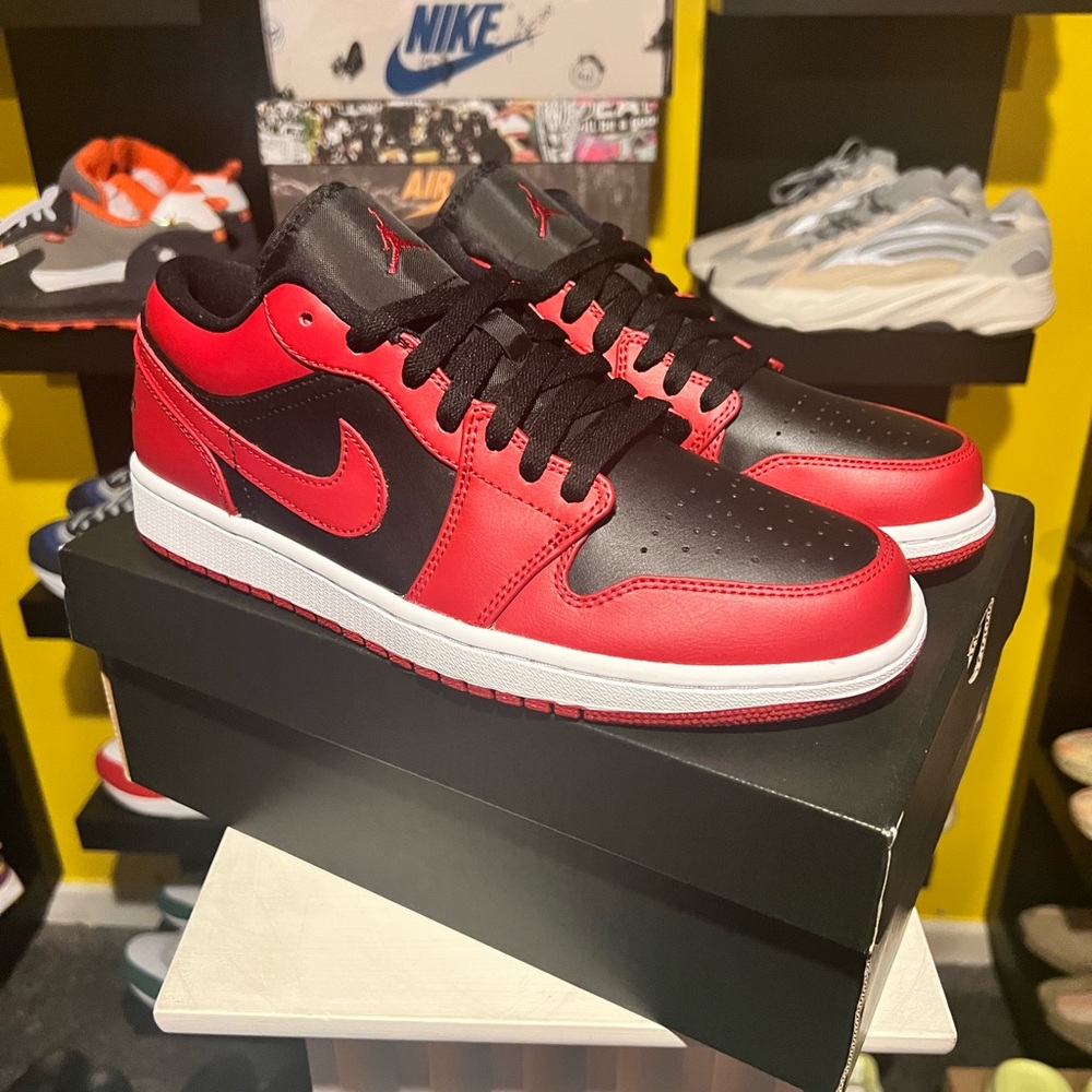 Jordan retro 1 low Reverse Bred